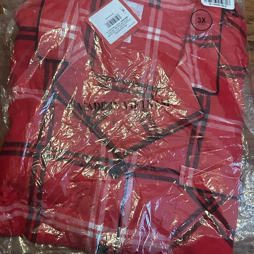 Ladies Plaid PJ set. Size 3x.